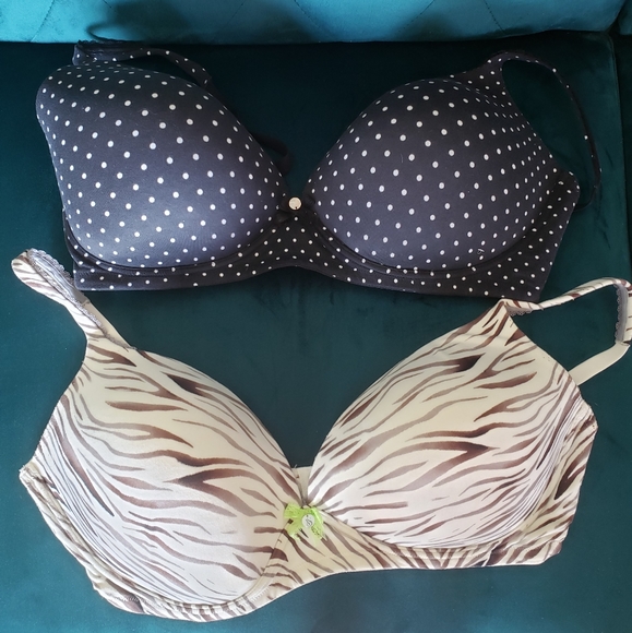 2 Victoria's Secret 40DD bras